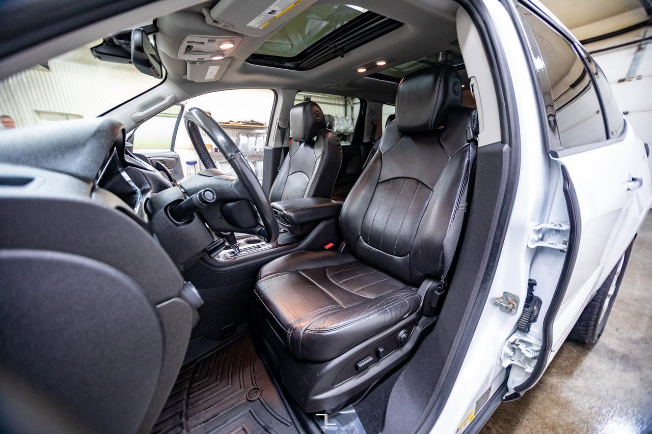 2016 Chevrolet Traverse AWD LTZ Leather Roof Nav BCam Red Deer AB