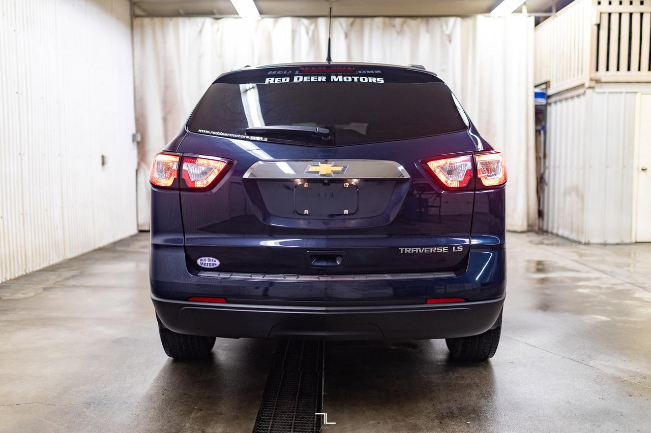 2016 Chevrolet Traverse FWD LS 8 Passenger BCam Red Deer AB
