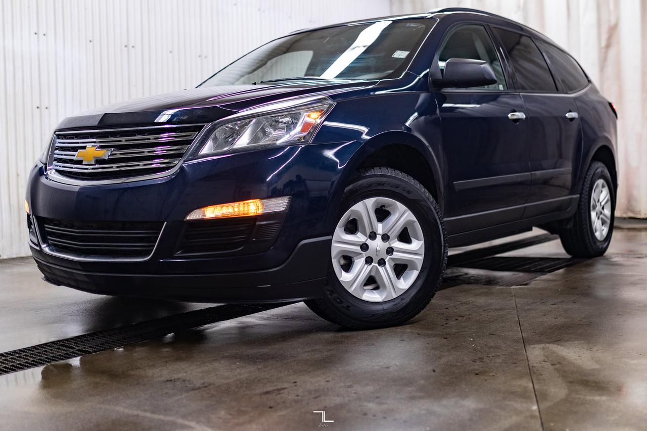 2016 Chevrolet Traverse FWD LS 8 Passenger BCam Red Deer AB