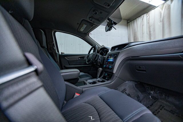 2016 Chevrolet Traverse FWD LS 8 Passenger BCam Red Deer AB