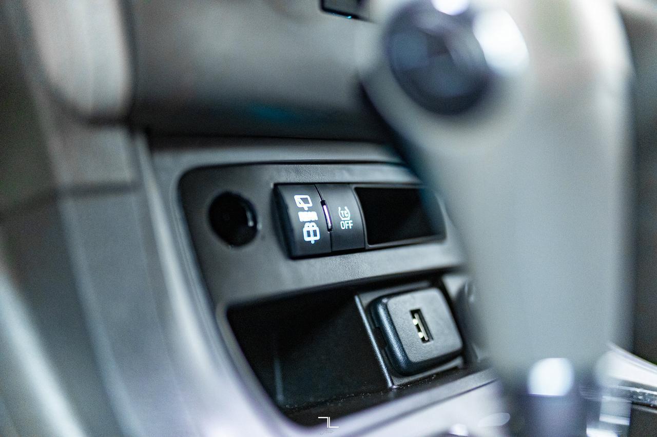 2016 Chevrolet Traverse FWD LS 8 Passenger BCam Red Deer AB