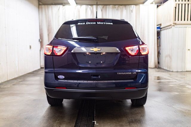 2016 Chevrolet Traverse FWD LS 8 Passenger BCam Red Deer AB