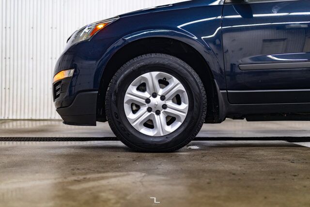 2016 Chevrolet Traverse FWD LS 8 Passenger BCam Red Deer AB