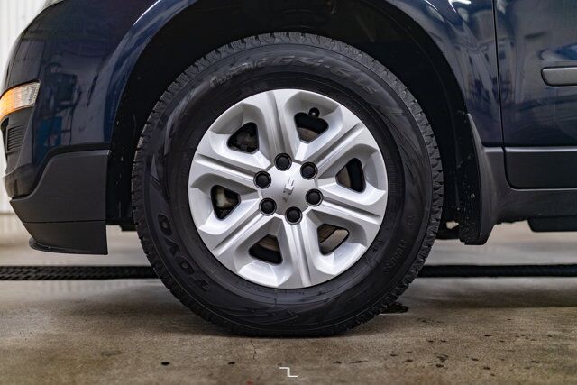 2016 Chevrolet Traverse FWD LS 8 Passenger BCam Red Deer AB