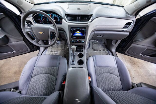 2016 Chevrolet Traverse FWD LS 8 Passenger BCam Red Deer AB