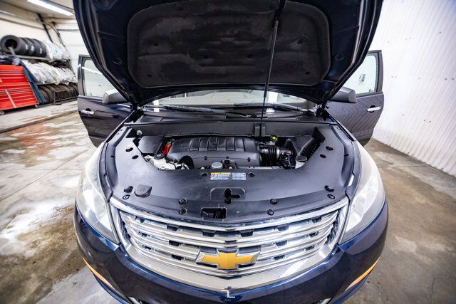 2016 Chevrolet Traverse FWD LS 8 Passenger BCam Red Deer AB