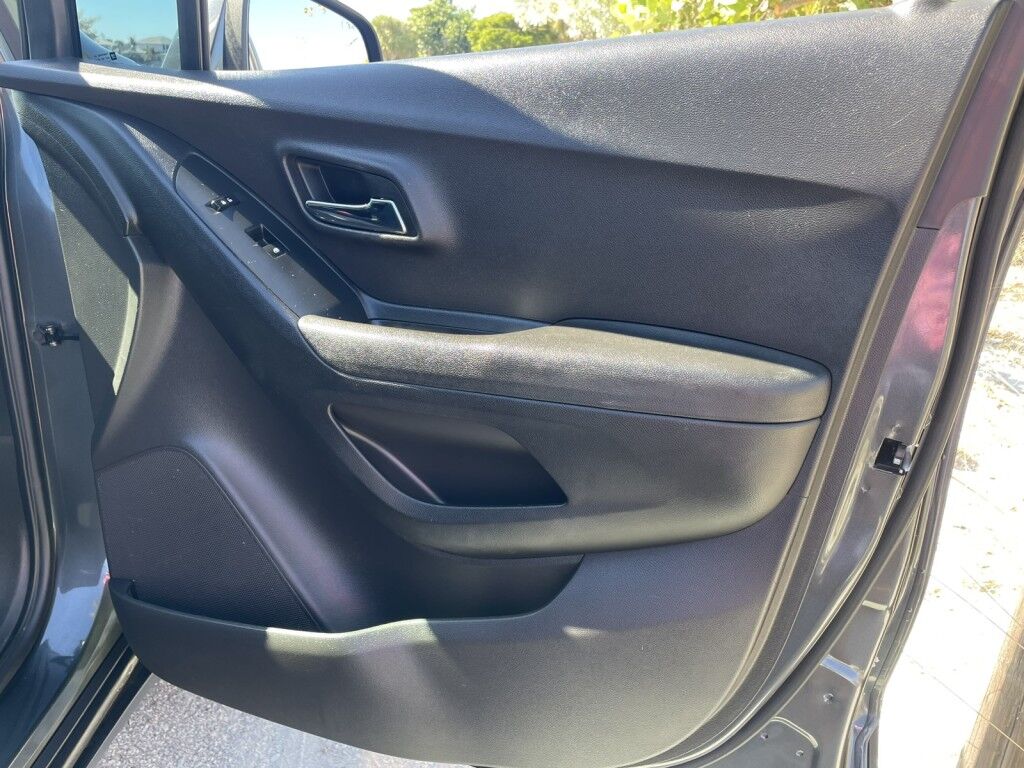 2016 Chevrolet Trax LS~LOW MILES~BLUETOOTH~BUCKET SEATS~REARVIEW CAMERA~Wi-Fi COMPATIBLE Sarasota FL