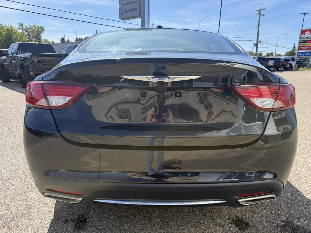 2016 Chrysler 200 Limited FWD Sedan | V6 Engine | Gloss Black | Sunroof | Touchscreen | Remote Start | Backup Camera Redwater AB