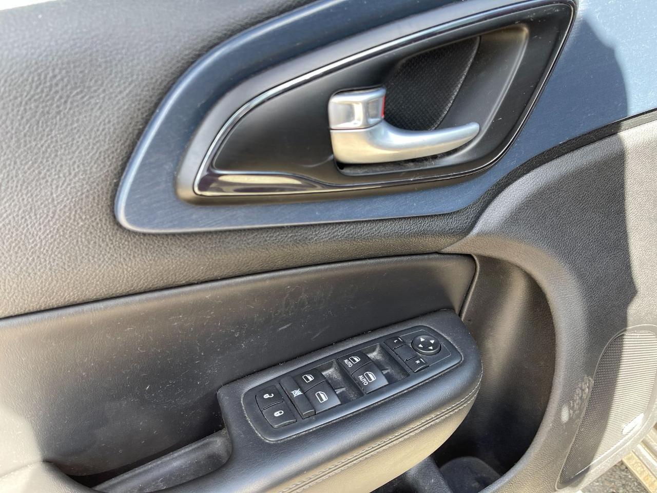 2016 Chrysler 200 S Hayden ID