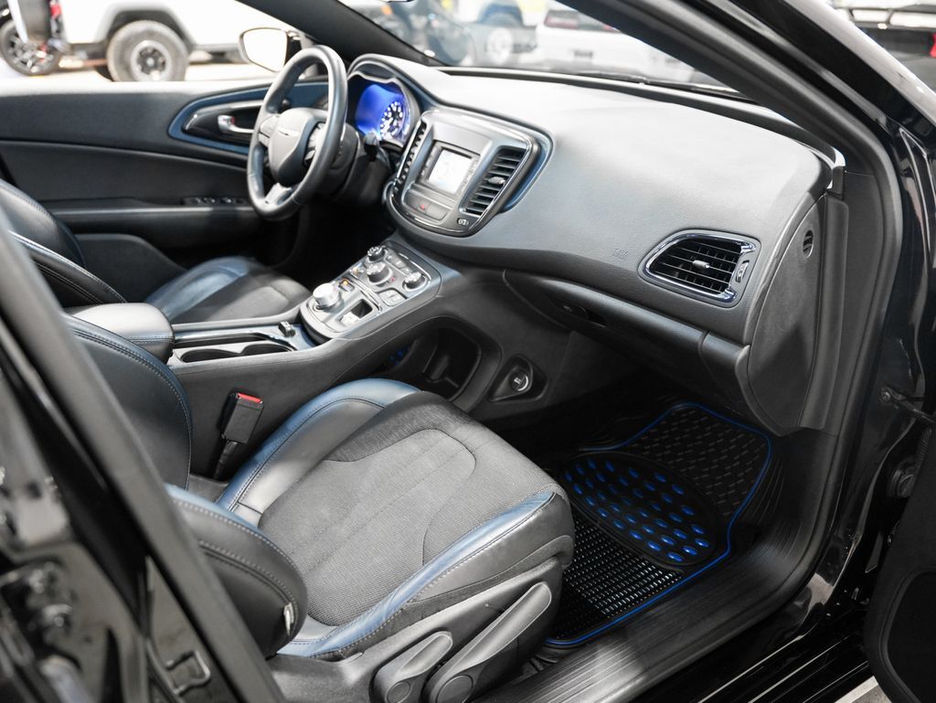 2016 Chrysler 200 S Tigard OR