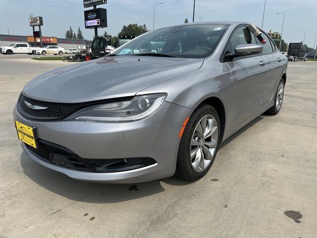 2016 Chrysler 200 S Watertown SD