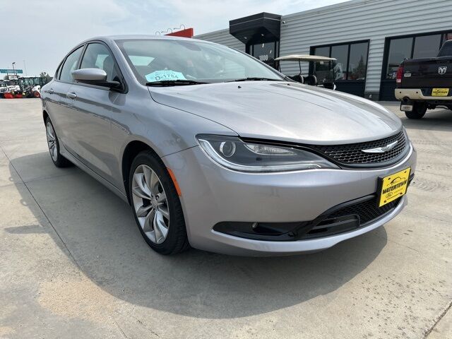 2016 Chrysler 200 S Watertown SD