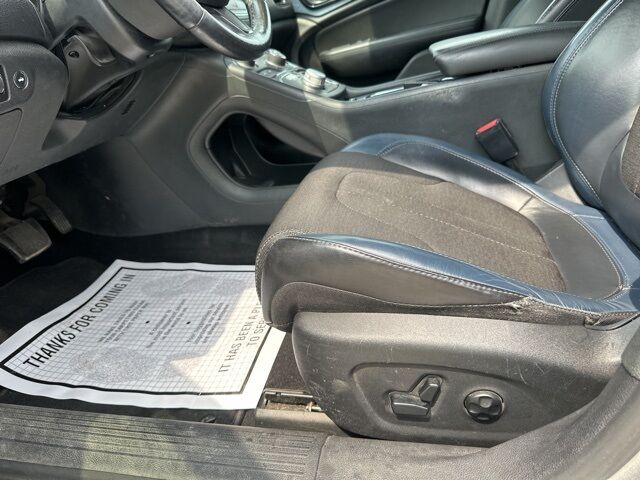 2016 Chrysler 200 S Watertown SD