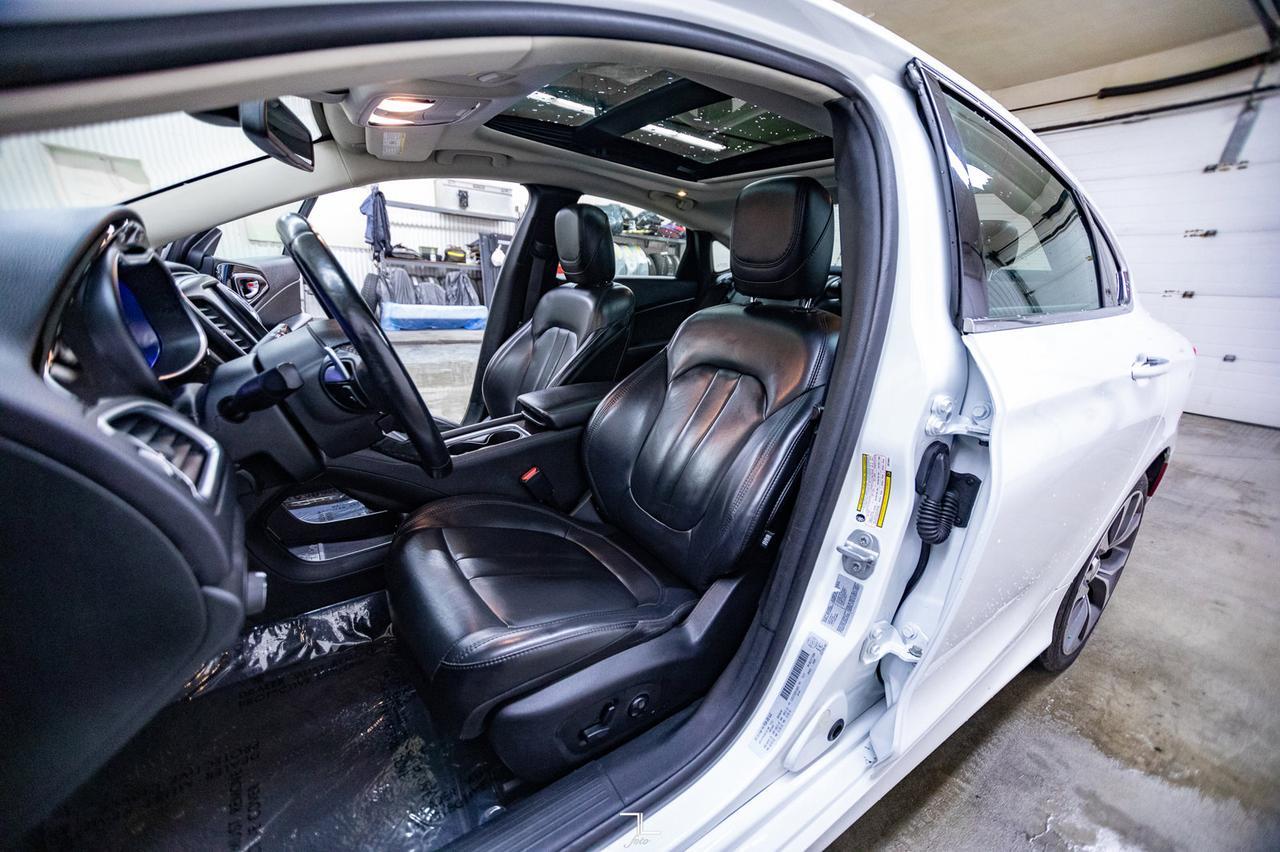 2016 Chrysler 200C Leather Roof Nav BCam Red Deer AB