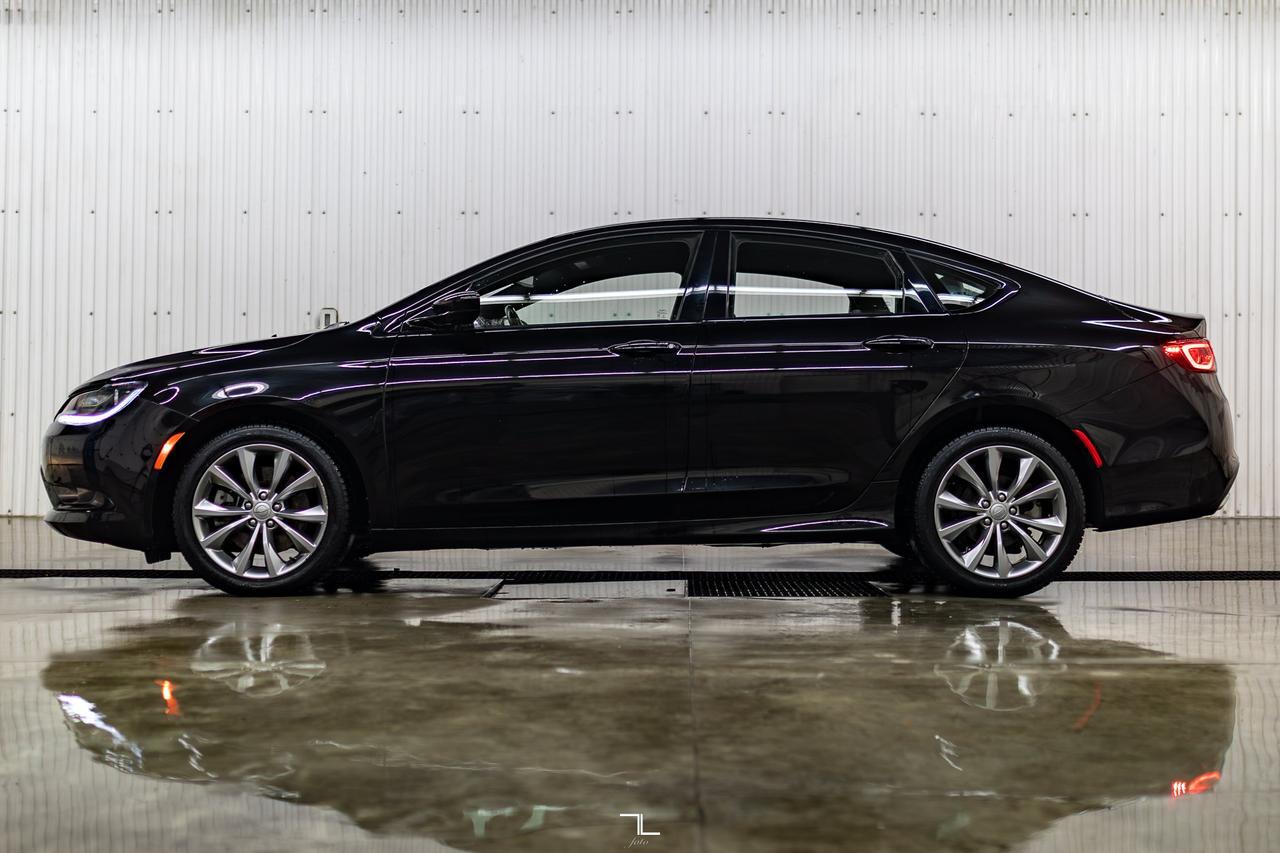 2016 Chrysler 200S AWD Alloy Edition Leather PSeat Red Deer AB