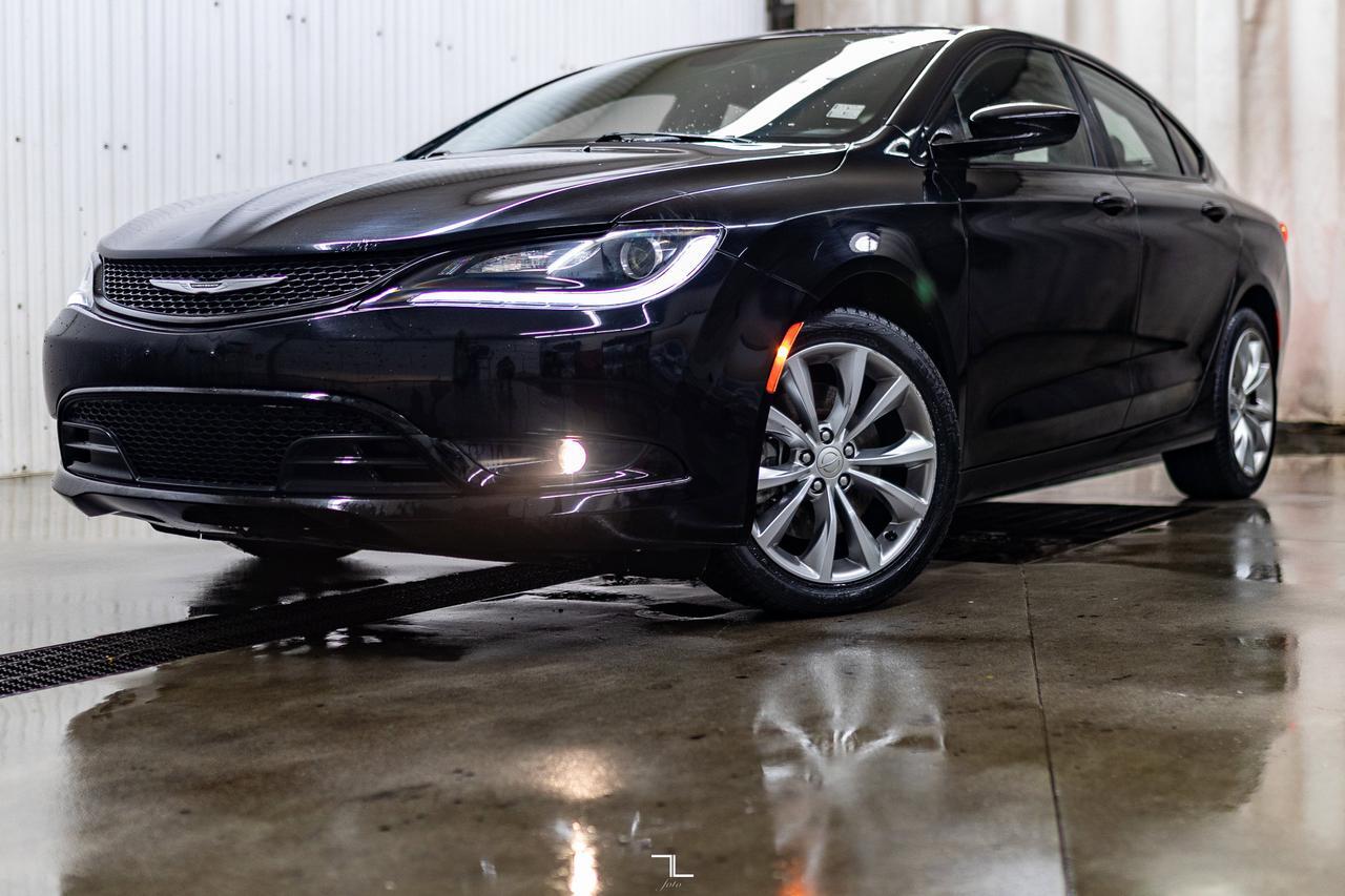 2016 Chrysler 200S AWD Alloy Edition Leather PSeat Red Deer AB