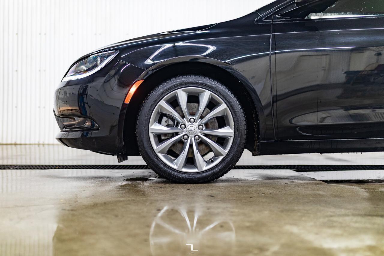 2016 Chrysler 200S AWD Alloy Edition Leather PSeat Red Deer AB