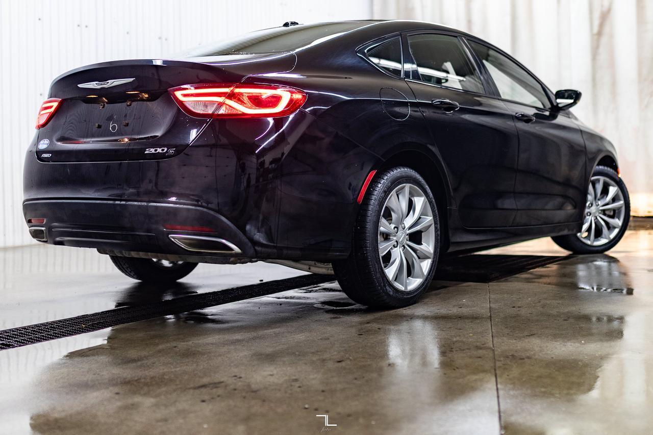 2016 Chrysler 200S AWD Alloy Edition Leather PSeat Red Deer AB