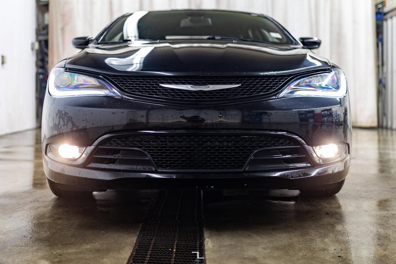 2016 Chrysler 200S AWD Alloy Edition Leather PSeat Red Deer AB