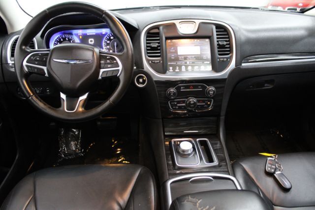 2016 Chrysler 300 Limited