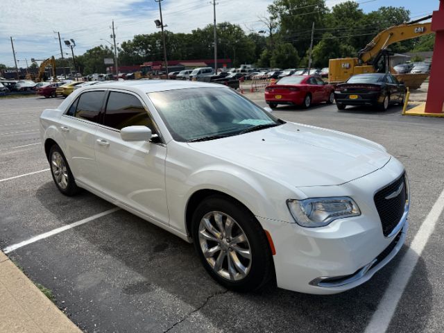 2016 Chrysler 300 Limited