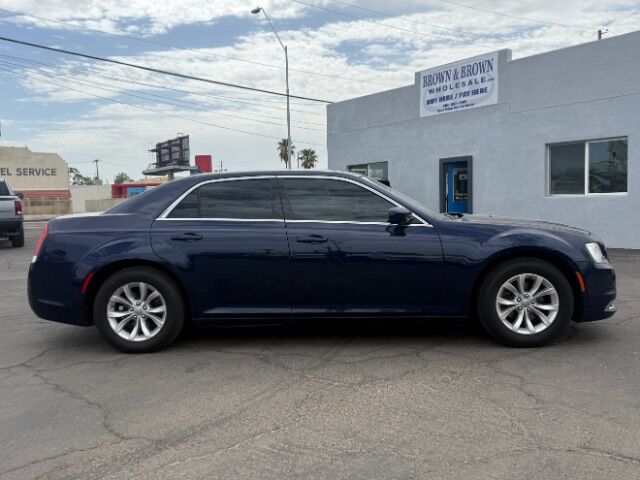 2016 Chrysler 300 Limited RWD