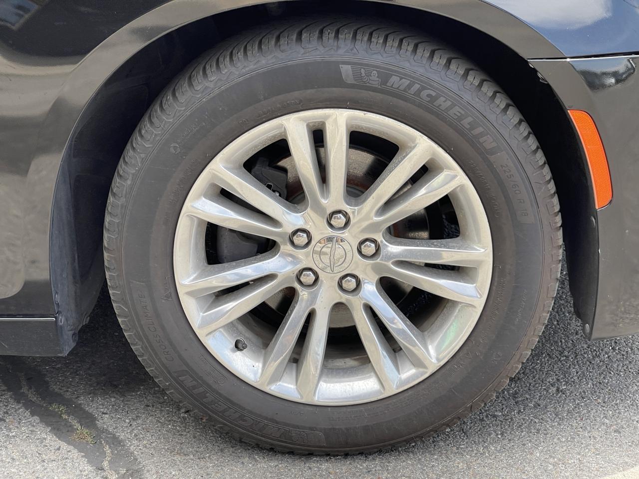 2016 Chrysler 300 Limited RWD Hayden ID