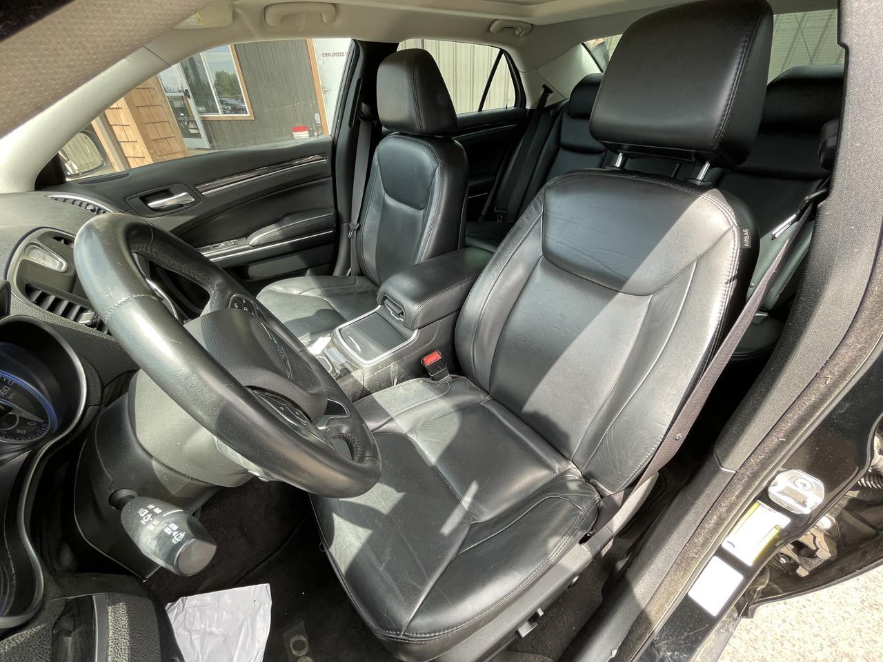 2016 Chrysler 300 Limited RWD Hayden ID