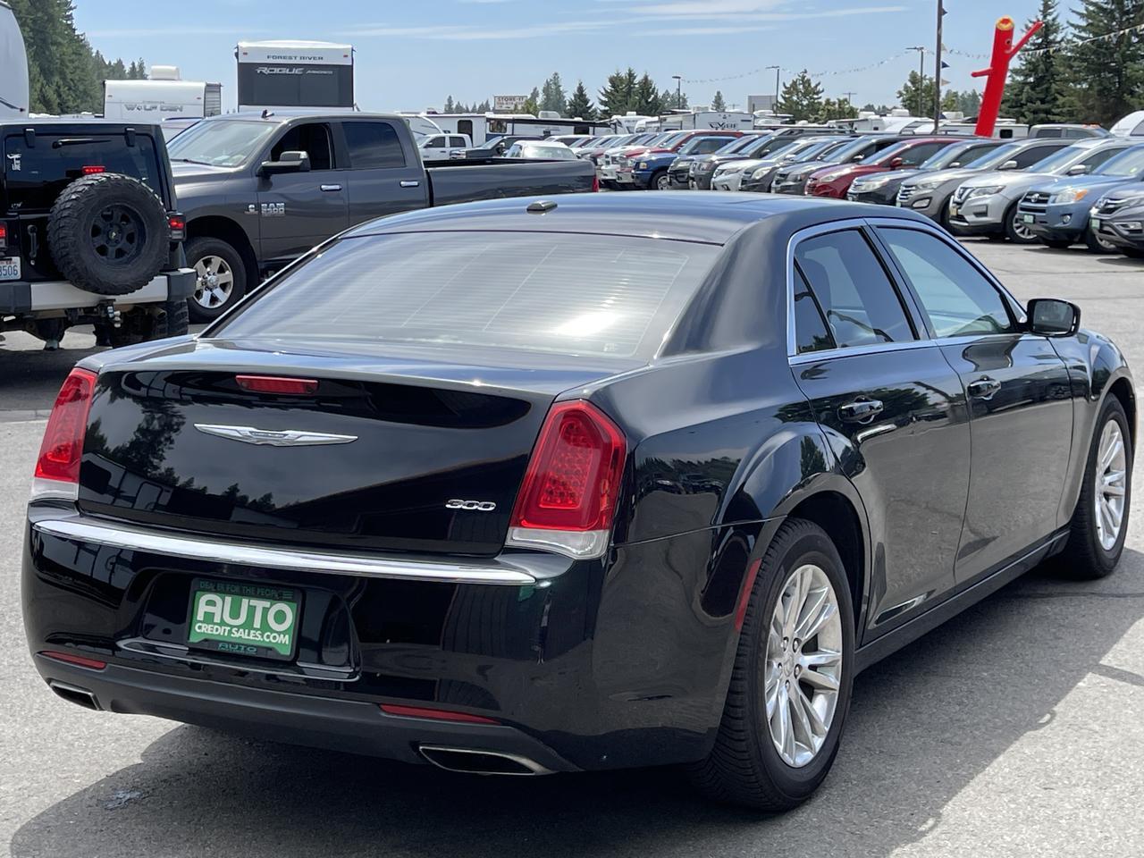 2016 Chrysler 300 Limited RWD Hayden ID