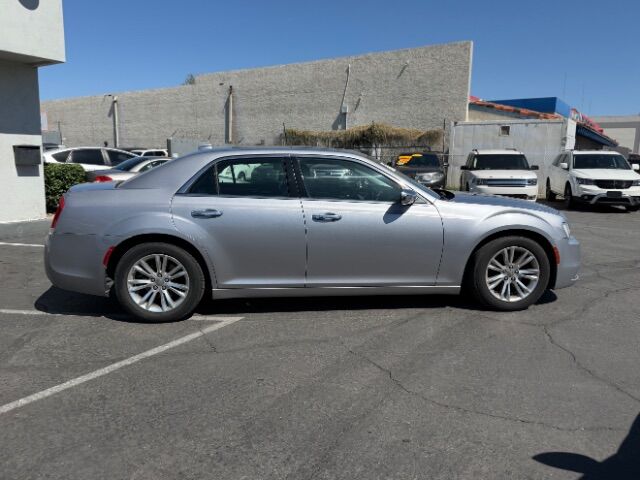 2016 Chrysler 300C 300C
