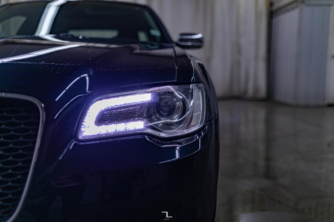 2016 Chrysler 300C AWD Leather Roof Nav BCam Red Deer AB