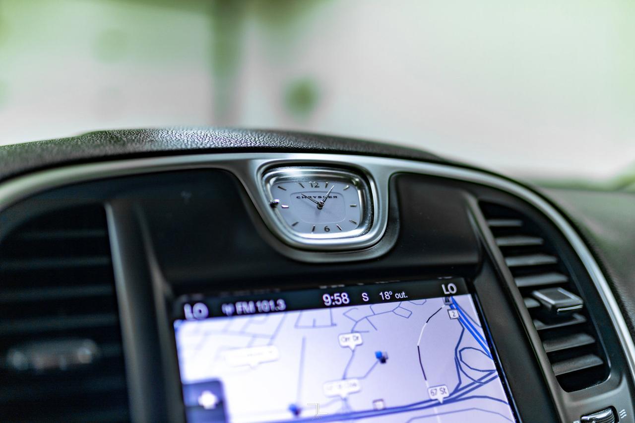 2016 Chrysler 300C AWD Leather Roof Nav BCam Red Deer AB