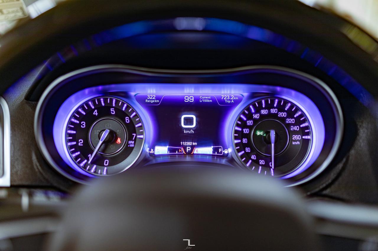 2016 Chrysler 300C AWD Leather Roof Nav BCam Red Deer AB