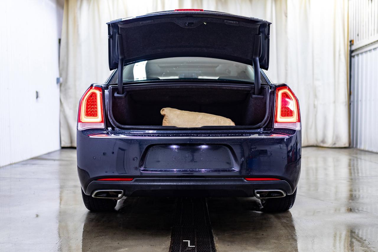 2016 Chrysler 300C AWD Leather Roof Nav BCam Red Deer AB