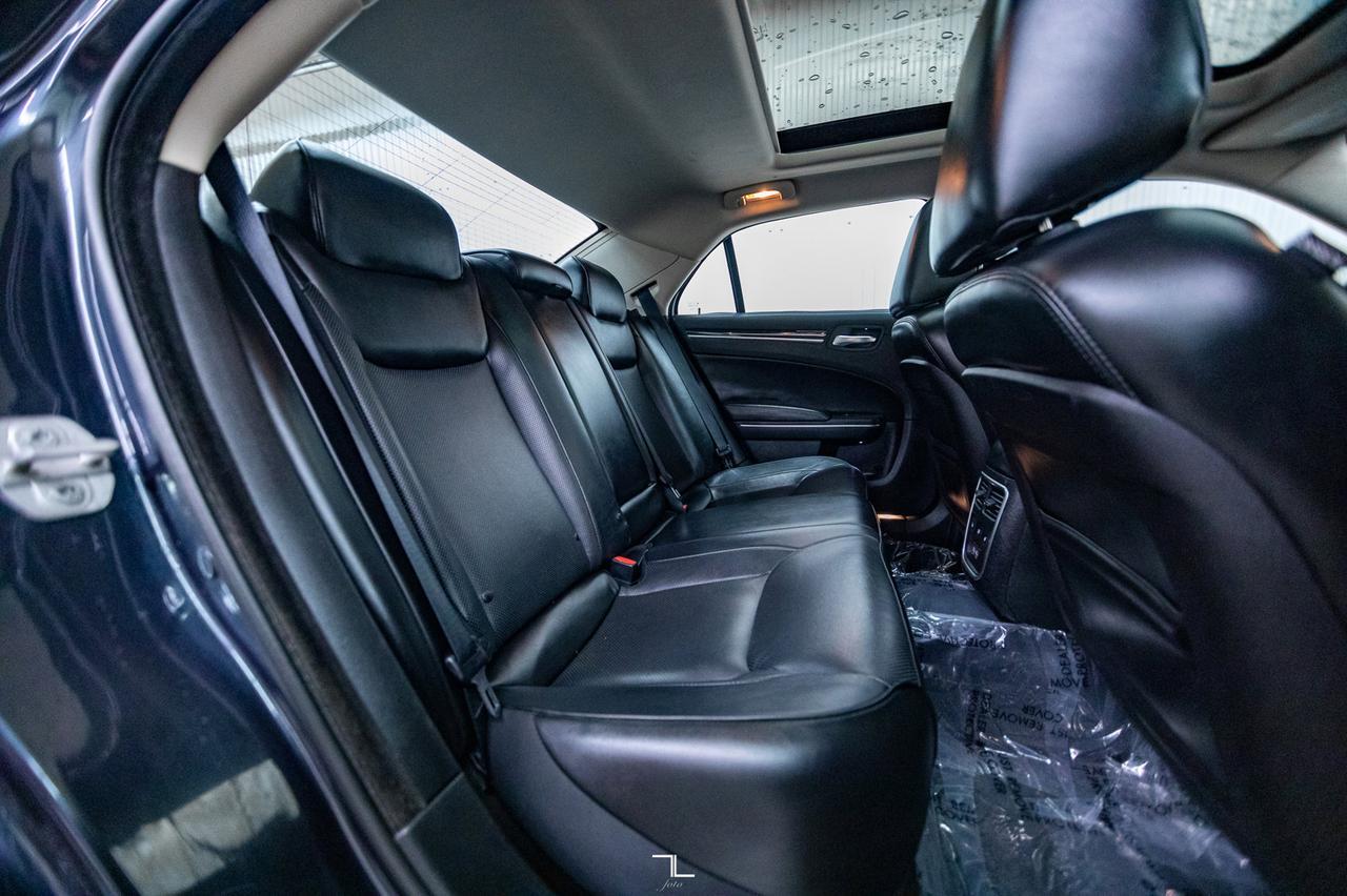 2016 Chrysler 300C AWD Leather Roof Nav BCam Red Deer AB