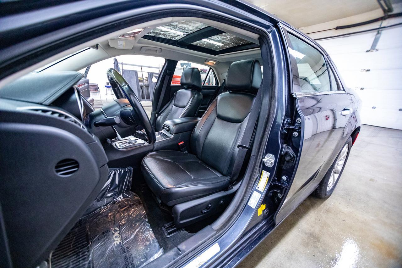 2016 Chrysler 300C AWD Leather Roof Nav BCam Red Deer AB