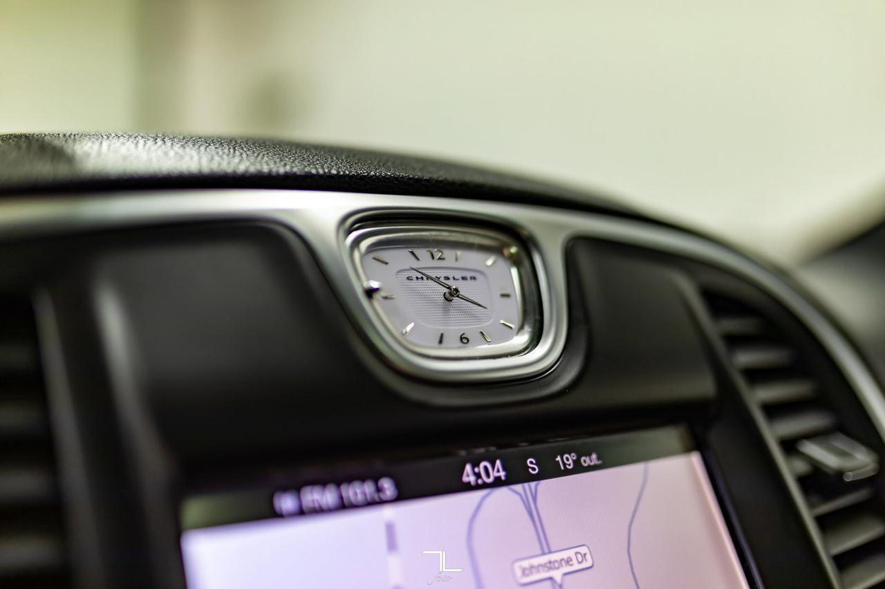 2016 Chrysler 300C AWD Platinum Leather Roof Nav BCam Red Deer AB