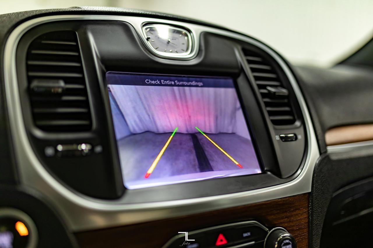 2016 Chrysler 300C AWD Platinum Leather Roof Nav BCam Red Deer AB