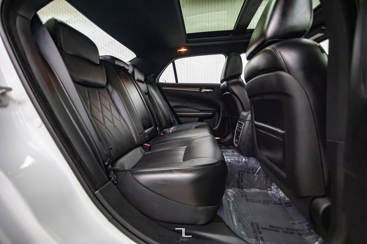 2016 Chrysler 300C AWD Platinum Leather Roof Nav BCam Red Deer AB