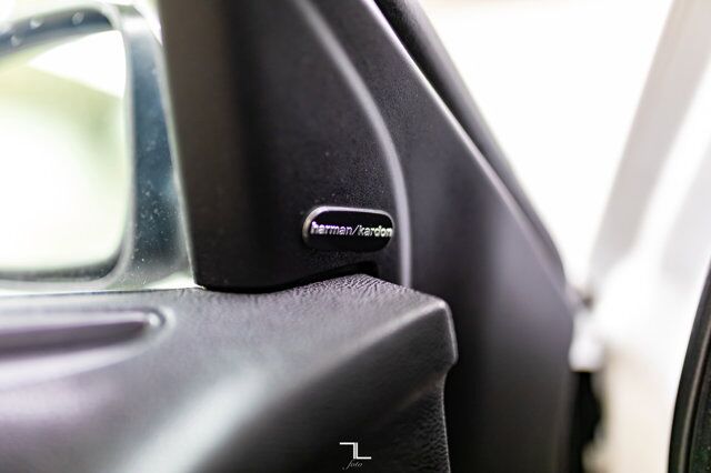 2016 Chrysler 300C AWD Platinum Leather Roof Nav BCam Red Deer AB