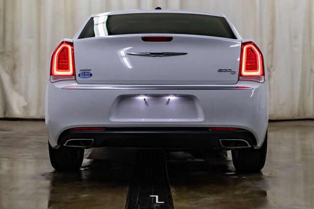 2016 Chrysler 300C AWD Platinum Leather Roof Nav BCam Red Deer AB