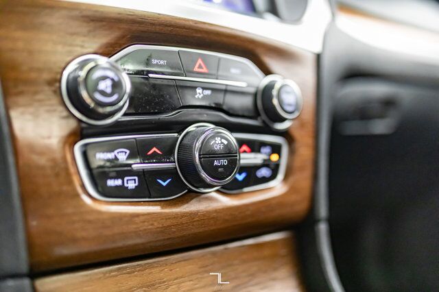 2016 Chrysler 300C AWD Platinum Leather Roof Nav BCam Red Deer AB