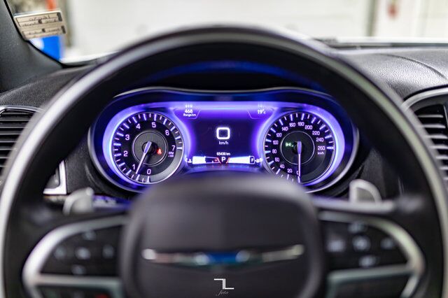 2016 Chrysler 300C AWD Platinum Leather Roof Nav BCam Red Deer AB