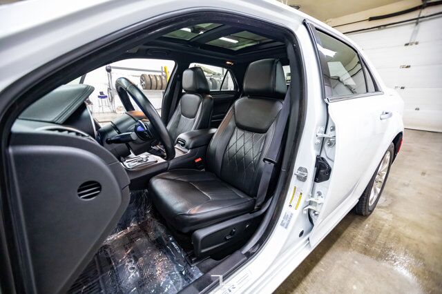 2016 Chrysler 300C AWD Platinum Leather Roof Nav BCam Red Deer AB