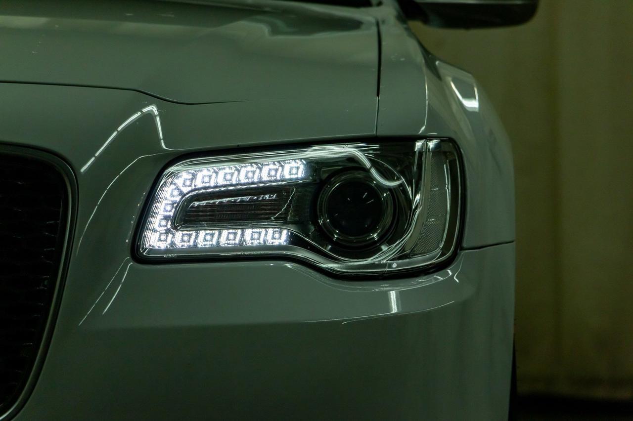 2016 Chrysler 300C AWD Platinum Leather Roof Nav Red Deer AB