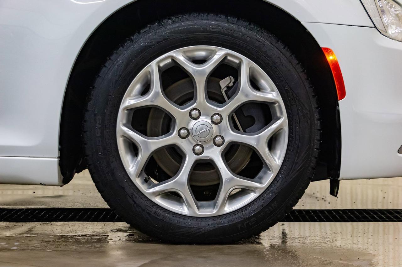 2016 Chrysler 300C AWD Platinum Leather Roof Nav Red Deer AB