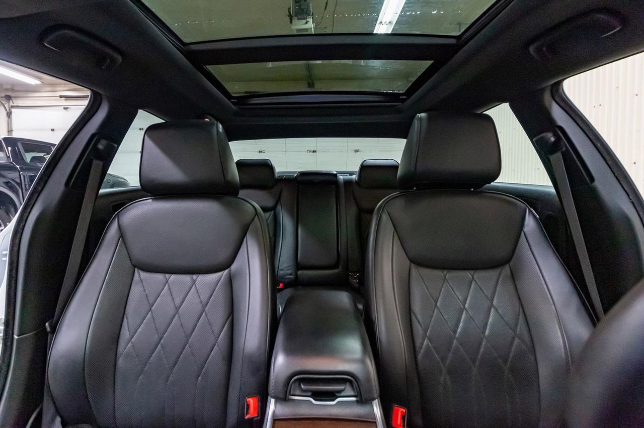 2016 Chrysler 300C AWD Platinum Leather Roof Nav Red Deer AB