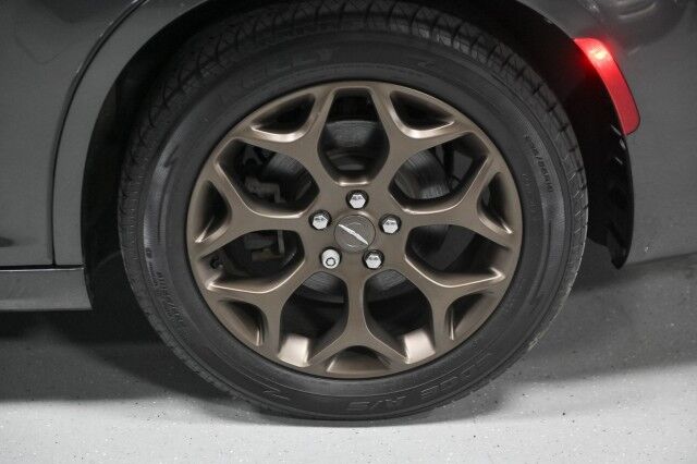 2016 Chrysler 300S Alloy Edition AWD 4dr Sedan Chicago IL