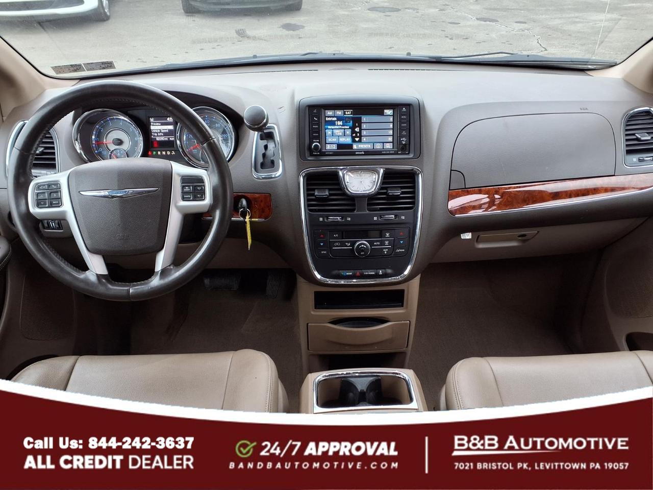 2016 Chrysler Town and Country Levittown PA