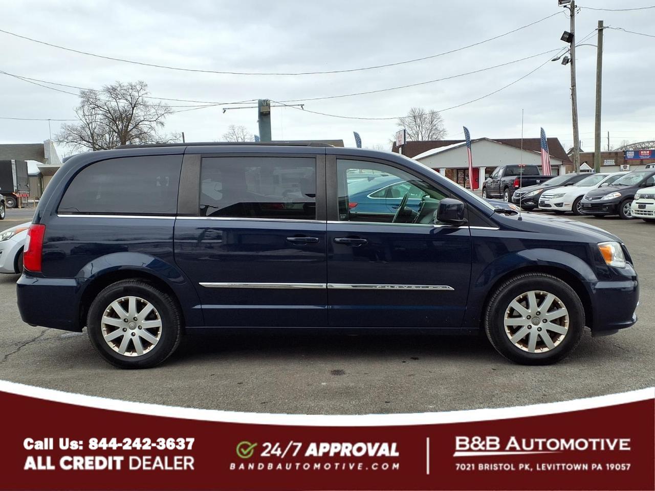 2016 Chrysler Town and Country Levittown PA
